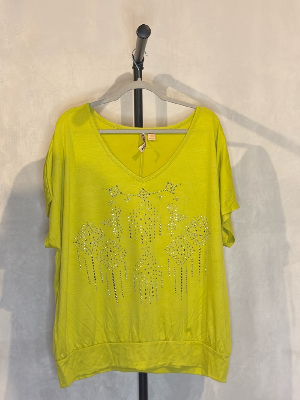 Eyeshadow Yellow Embellished Rhinestone Top 2X 62% Polyester 33% Rayon 5% Spande